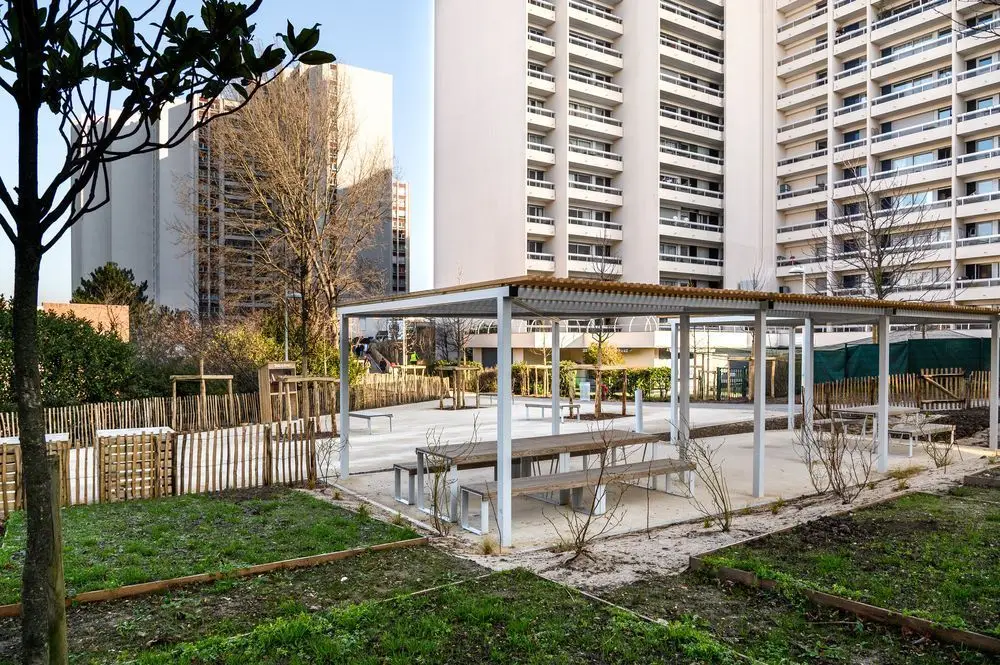 L'esplanade réaménagée du quartier des Épinettes